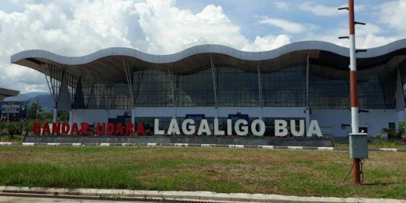 Lagaligo Bua Airport